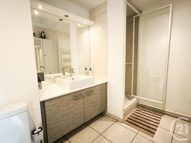 Appartement T2 à vendre - 2 pièces - 43,97 m2 - Aix En Provence - 13 - PROVENCE-ALPES-COTE-D-AZUR