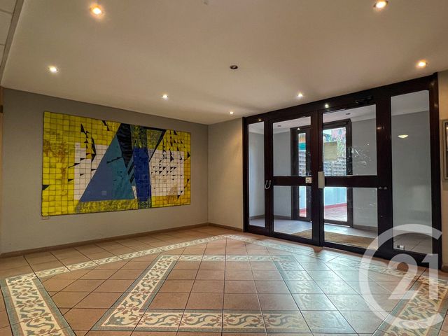 Appartement T2 à vendre - 2 pièces - 39,44 m2 - Aix En Provence - 13 - PROVENCE-ALPES-COTE-D-AZUR