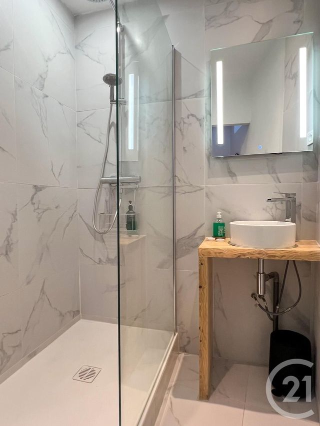 Appartement T3 à vendre - 3 pièces - 66,09 m2 - Aix En Provence - 13 - PROVENCE-ALPES-COTE-D-AZUR