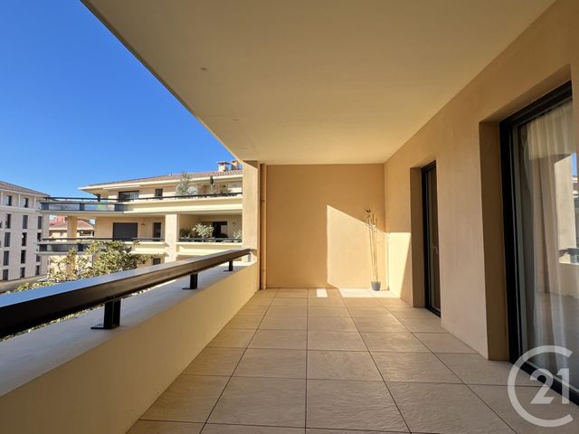 Appartement T4 à louer - 4 pièces - 125 m2 - Aix En Provence - 13 - PROVENCE-ALPES-COTE-D-AZUR