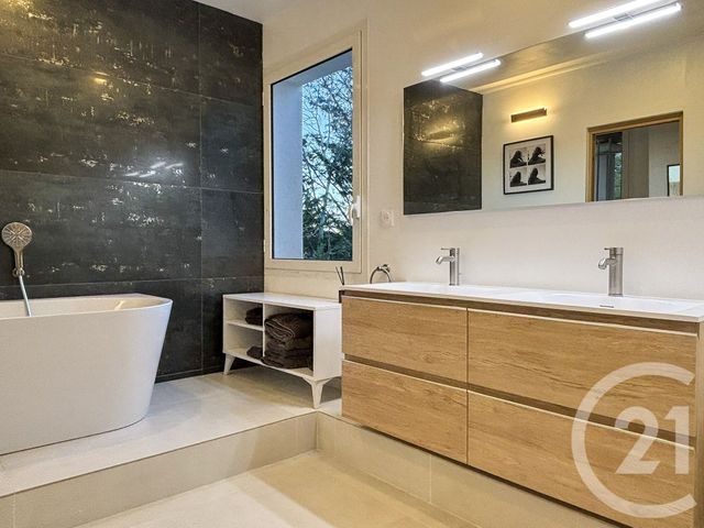 Maison &agrave; louer - 8 pi&egrave;ces - 290 m2 - Aix En Provence - 13 - PROVENCE-ALPES-COTE-D-AZUR