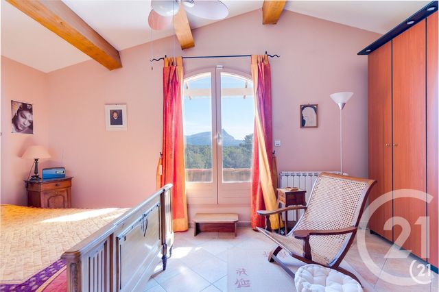 Maison &agrave; vendre - 8 pi&egrave;ces - 219 m2 - St Marc Jaumegarde - 13 - PROVENCE-ALPES-COTE-D-AZUR