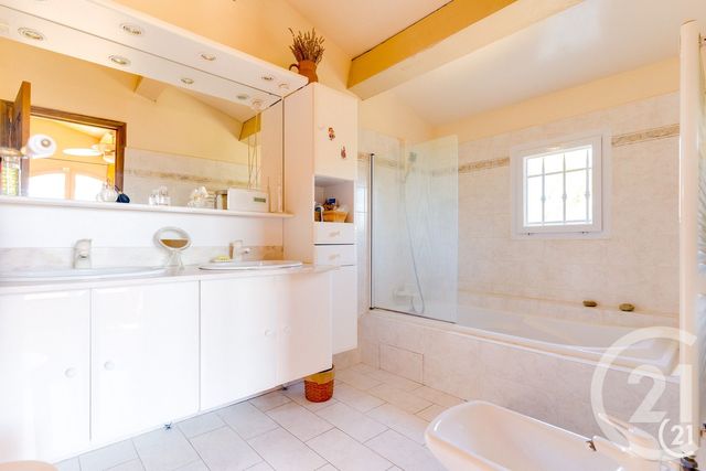 Maison &agrave; vendre - 8 pi&egrave;ces - 219 m2 - St Marc Jaumegarde - 13 - PROVENCE-ALPES-COTE-D-AZUR