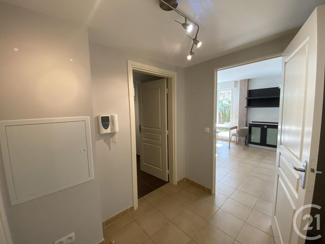 Appartement T1 &agrave; louer - 1 pi&egrave;ce - 33,90 m2 - Aix En Provence - 13 - PROVENCE-ALPES-COTE-D-AZUR