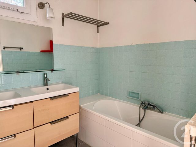 Appartement &agrave; louer - 4 pi&egrave;ces - 85 m2 - Aix En Provence - 13 - PROVENCE-ALPES-COTE-D-AZUR