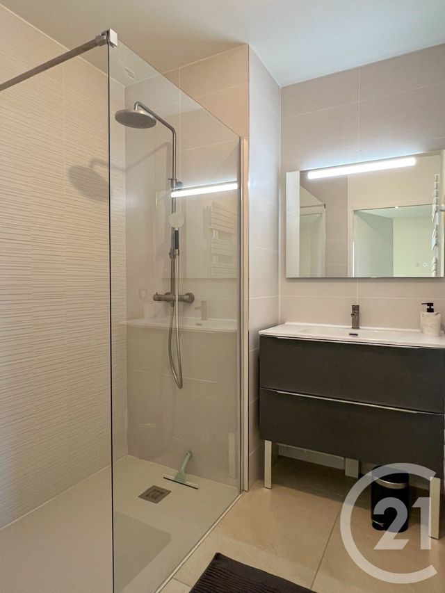 Appartement T2 &agrave; louer - 2 pi&egrave;ces - 47,45 m2 - Aix En Provence - 13 - PROVENCE-ALPES-COTE-D-AZUR
