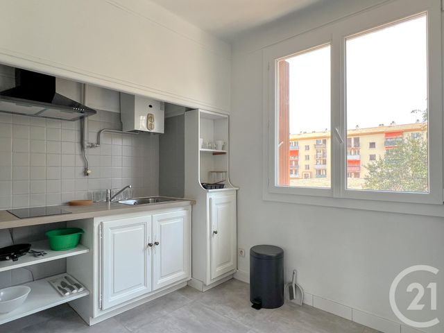 Appartement T4 &agrave; louer - 4 pi&egrave;ces - 68,27 m2 - Aix En Provence - 13 - PROVENCE-ALPES-COTE-D-AZUR