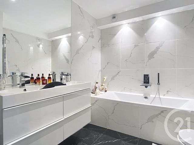 Appartement F4 &agrave; vendre - 4 pi&egrave;ces - 101,40 m2 - Nantes - 44 - PAYS-DE-LOIRE