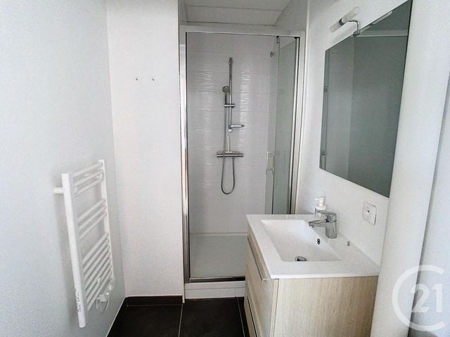 Appartement T3 &agrave; louer - 3 pi&egrave;ces - 25,60 m2 - Nantes - 44 - PAYS-DE-LOIRE