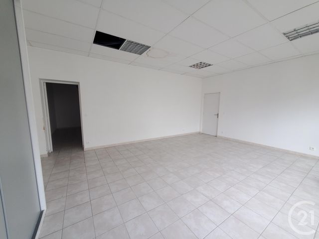 Appartement Local à louer - 2 pièces - 59,67 m2 - Graulhet - 81 - MIDI-PYRENEES