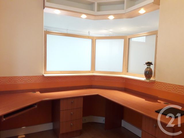 Appartement Local à louer - 4 pièces - 80 m2 - Graulhet - 81 - MIDI-PYRENEES