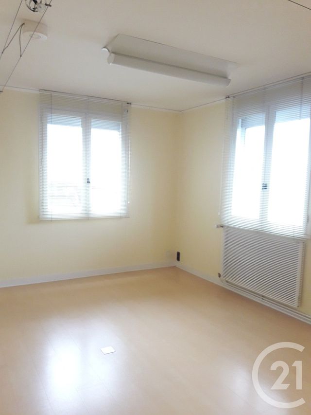 Appartement Local à louer - 4 pièces - 80 m2 - Graulhet - 81 - MIDI-PYRENEES