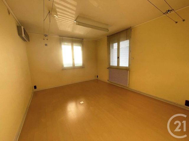 Appartement Local à louer - 4 pièces - 80 m2 - Graulhet - 81 - MIDI-PYRENEES