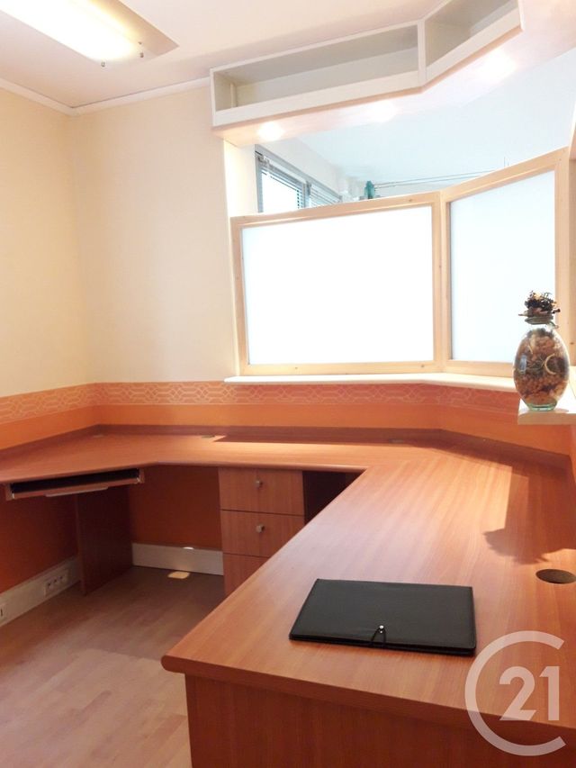 Appartement Local à louer - 4 pièces - 80 m2 - Graulhet - 81 - MIDI-PYRENEES