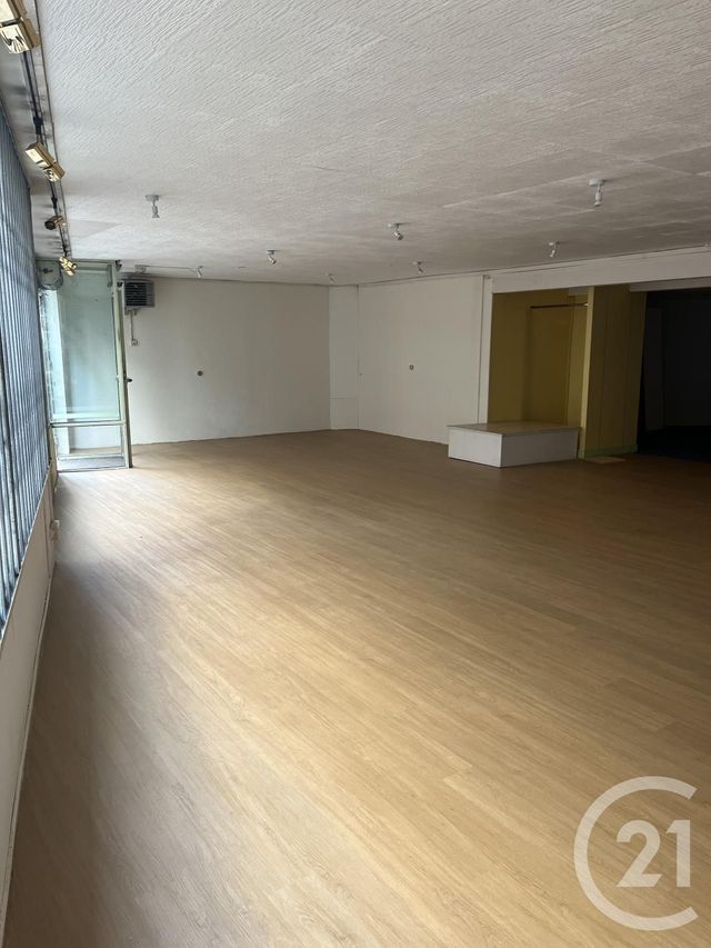 Appartement Local à louer - 1 pièce - 90 m2 - Graulhet - 81 - MIDI-PYRENEES