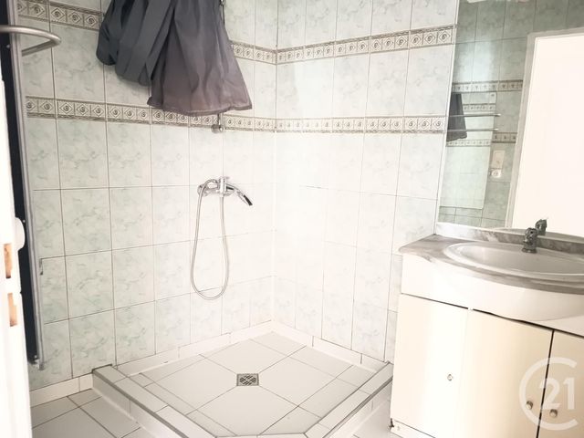 Appartement &agrave; louer - 3 pi&egrave;ces - 72 m2 - Graulhet - 81 - MIDI-PYRENEES