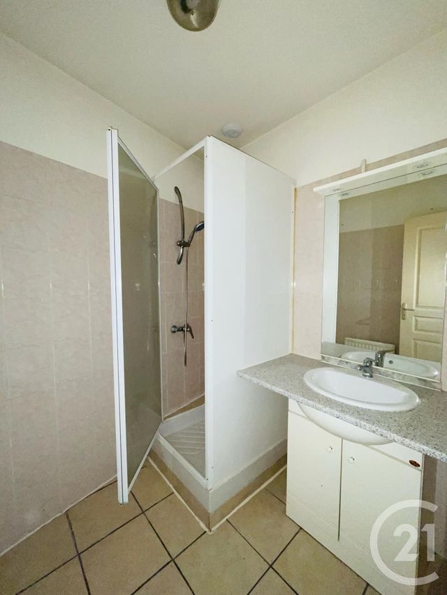 Appartement &agrave; louer - 2 pi&egrave;ces - 50 m2 - Graulhet - 81 - MIDI-PYRENEES