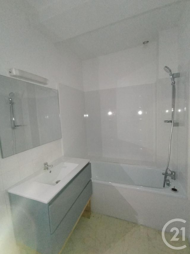 Appartement F2 &agrave; louer - 2 pi&egrave;ces - 45 m2 - Graulhet - 81 - MIDI-PYRENEES