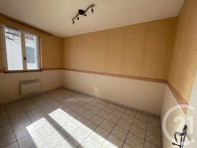 Appartement F3 &agrave; louer - 3 pi&egrave;ces - 74 m2 - Graulhet - 81 - MIDI-PYRENEES