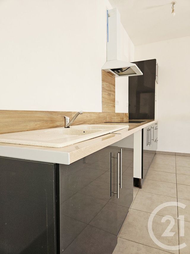 Appartement F3 &agrave; louer - 3 pi&egrave;ces - 100 m2 - Graulhet - 81 - MIDI-PYRENEES