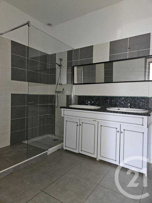 Appartement F3 &agrave; louer - 3 pi&egrave;ces - 100 m2 - Graulhet - 81 - MIDI-PYRENEES