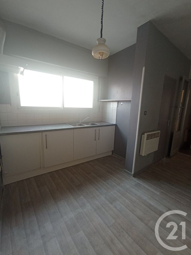 Appartement F3 &agrave; louer - 3 pi&egrave;ces - 80 m2 - Graulhet - 81 - MIDI-PYRENEES