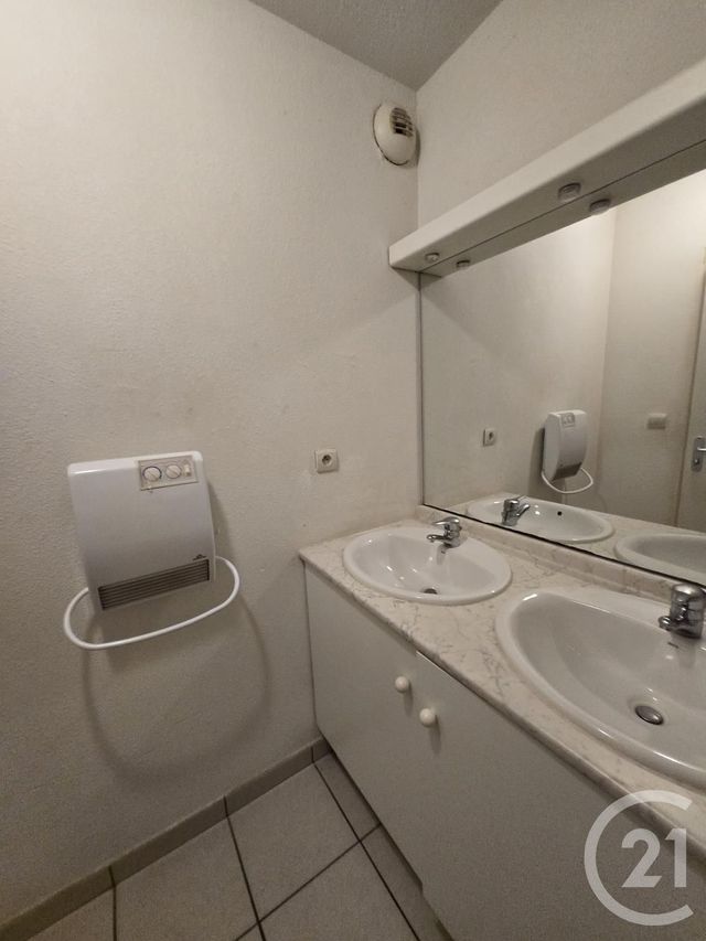Appartement F3 &agrave; louer - 3 pi&egrave;ces - 65 m2 - Graulhet - 81 - MIDI-PYRENEES