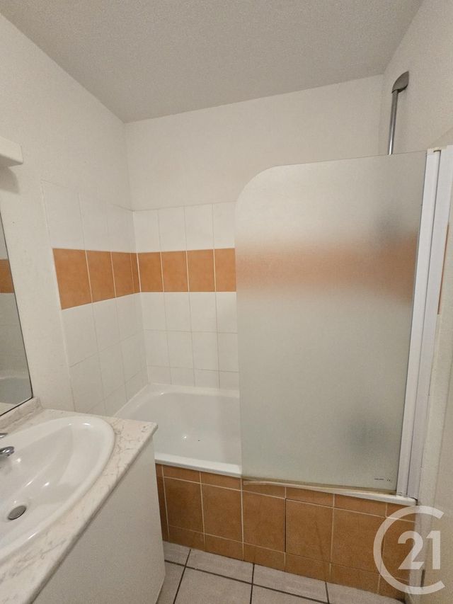 Appartement F3 &agrave; louer - 3 pi&egrave;ces - 65 m2 - Graulhet - 81 - MIDI-PYRENEES