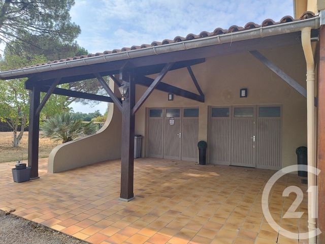 Maison &agrave; louer - 9 pi&egrave;ces - 214 m2 - Graulhet - 81 - MIDI-PYRENEES