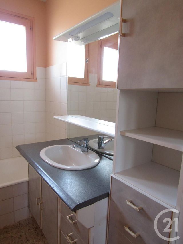 Appartement F5 &agrave; louer - 5 pi&egrave;ces - 113 m2 - Graulhet - 81 - MIDI-PYRENEES
