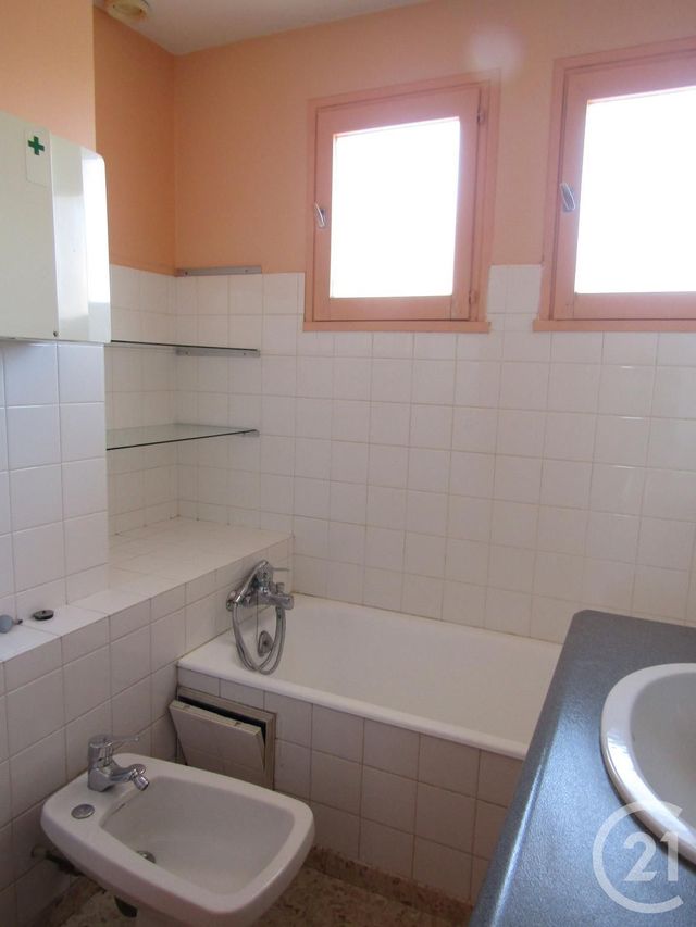 Appartement F5 &agrave; louer - 5 pi&egrave;ces - 113 m2 - Graulhet - 81 - MIDI-PYRENEES