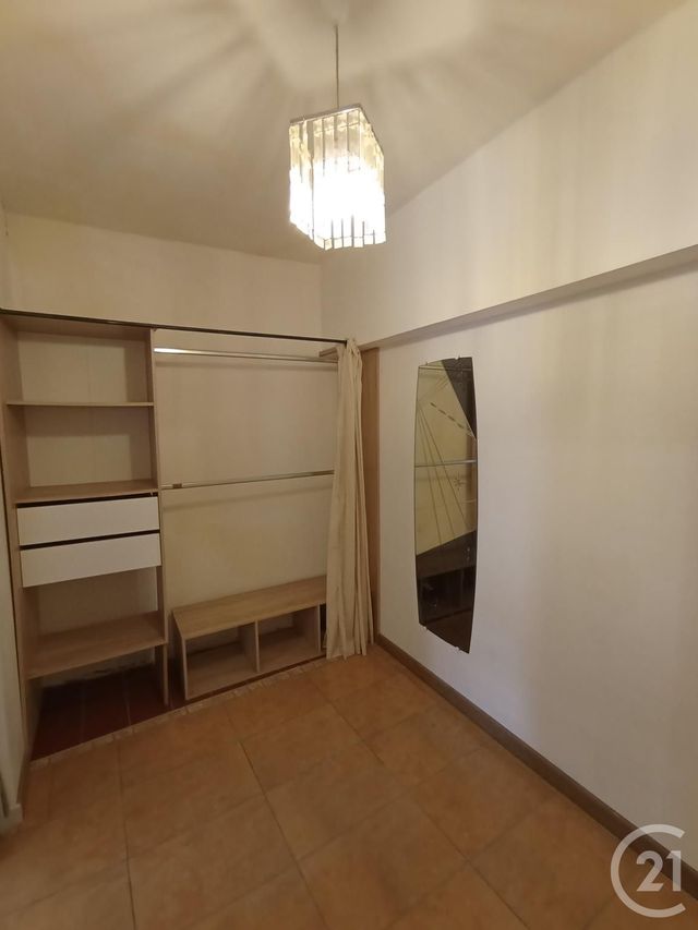 Appartement T1 &agrave; louer - 1 pi&egrave;ce - 34 m2 - Graulhet - 81 - MIDI-PYRENEES