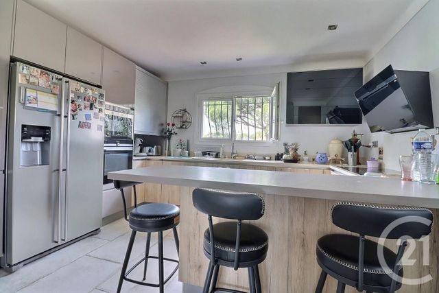 Maison à vendre - 5 pièces - 154 m2 - Puget Sur Argens - 83 - PROVENCE-ALPES-COTE-D-AZUR