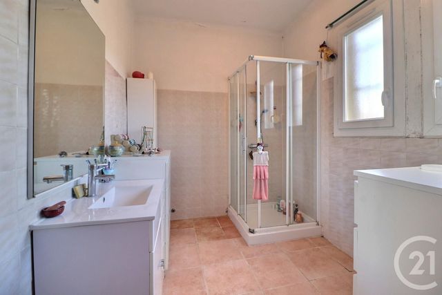 Appartement T4 à vendre - 4 pièces - 89,43 m2 - St Raphael - 83 - PROVENCE-ALPES-COTE-D-AZUR