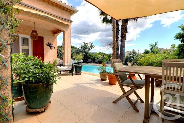 Maison à vendre - 5 pièces - 132 m2 - Frejus - 83 - PROVENCE-ALPES-COTE-D-AZUR