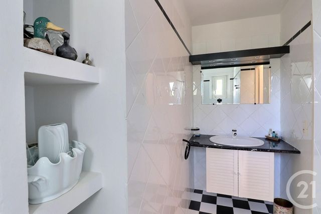 Maison à vendre - 8 pièces - 249 m2 - Frejus - 83 - PROVENCE-ALPES-COTE-D-AZUR