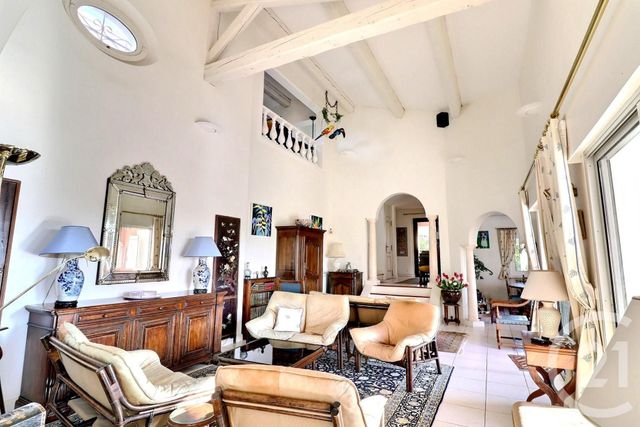 Maison à vendre - 8 pièces - 249 m2 - Frejus - 83 - PROVENCE-ALPES-COTE-D-AZUR