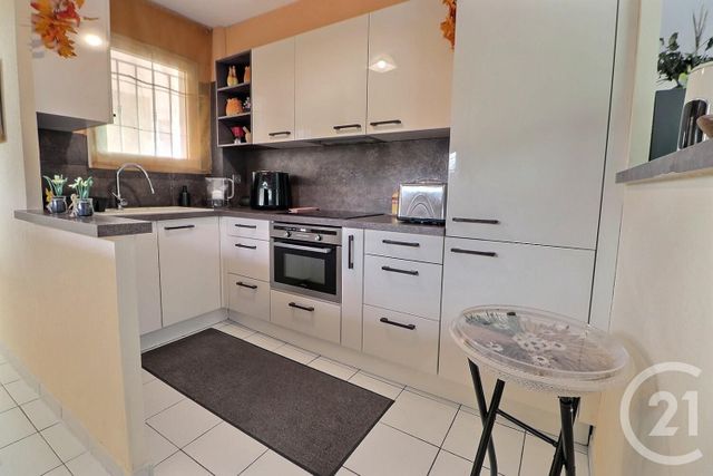Appartement T3 &agrave; vendre - 3 pi&egrave;ces - 65 m2 - Puget Sur Argens - 83 - PROVENCE-ALPES-COTE-D-AZUR