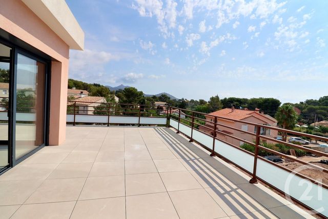 Appartement T4 à vendre - 4 pièces - 90 m2 - St Raphael - 83 - PROVENCE-ALPES-COTE-D-AZUR