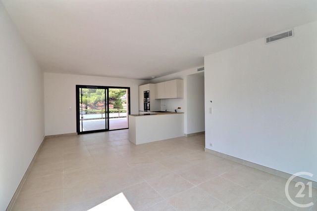 Appartement T4 à vendre - 4 pièces - 90 m2 - St Raphael - 83 - PROVENCE-ALPES-COTE-D-AZUR