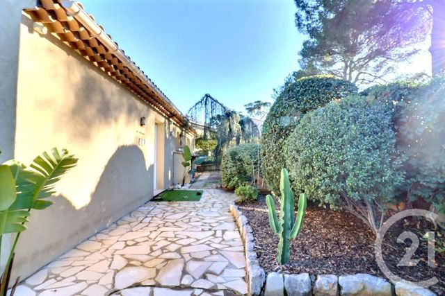 Maison à vendre - 7 pièces - 135 m2 - Frejus - 83 - PROVENCE-ALPES-COTE-D-AZUR