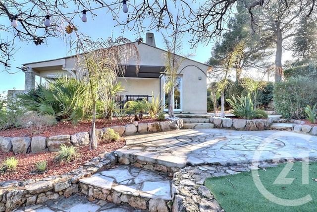 Maison à vendre - 7 pièces - 135 m2 - Frejus - 83 - PROVENCE-ALPES-COTE-D-AZUR