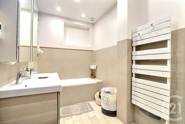 Maison à vendre - 5 pièces - 115 m2 - Frejus - 83 - PROVENCE-ALPES-COTE-D-AZUR