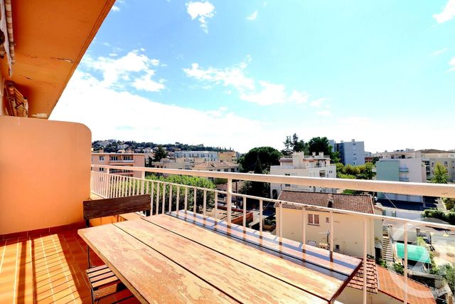 Appartement T3 à vendre - 3 pièces - 64,80 m2 - St Raphael - 83 - PROVENCE-ALPES-COTE-D-AZUR