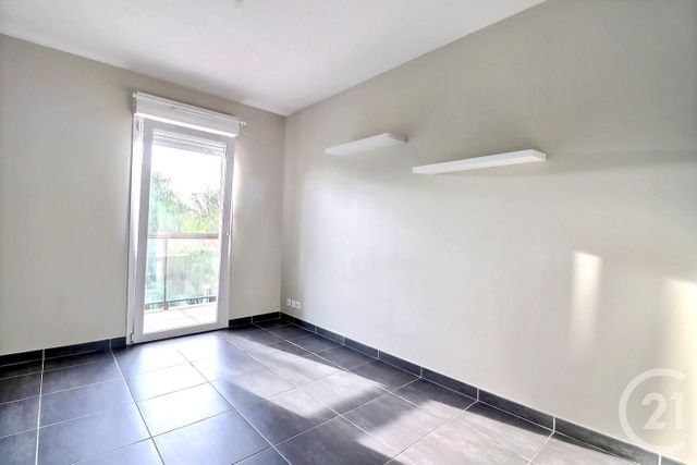 Appartement T3 à vendre - 3 pièces - 63 m2 - Frejus - 83 - PROVENCE-ALPES-COTE-D-AZUR