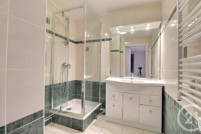 Appartement T4 &agrave; vendre - 4 pi&egrave;ces - 100 m2 - St Raphael - 83 - PROVENCE-ALPES-COTE-D-AZUR