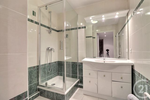 Appartement T4 &agrave; vendre - 4 pi&egrave;ces - 100 m2 - St Raphael - 83 - PROVENCE-ALPES-COTE-D-AZUR