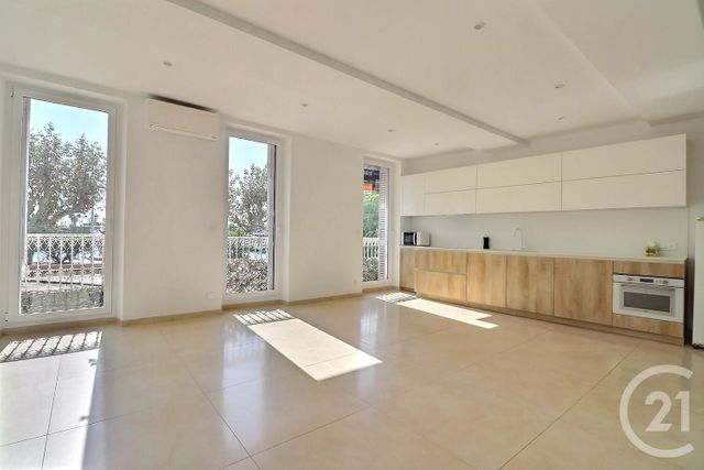 Appartement F4 à vendre - 4 pièces - 95 m2 - St Raphael - 83 - PROVENCE-ALPES-COTE-D-AZUR