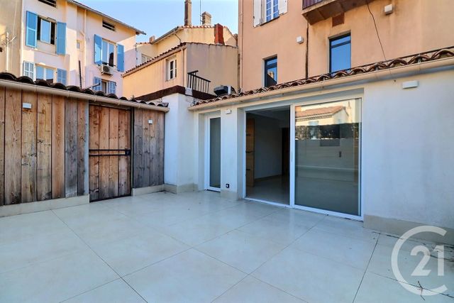 Appartement F4 à vendre - 4 pièces - 95 m2 - St Raphael - 83 - PROVENCE-ALPES-COTE-D-AZUR