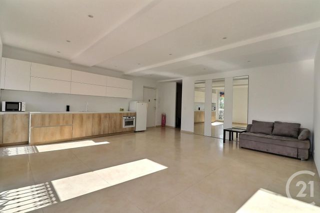 Appartement F4 à vendre - 4 pièces - 95 m2 - St Raphael - 83 - PROVENCE-ALPES-COTE-D-AZUR
